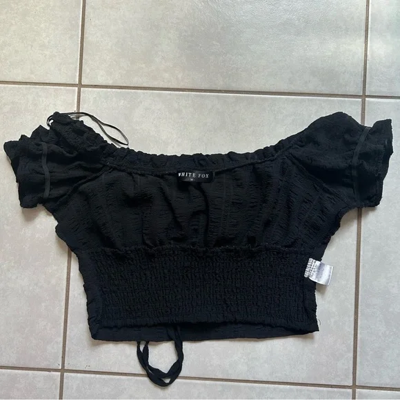 White Fox Boutique Gemini Off the Shoulder Crop - Picture 5 of 7